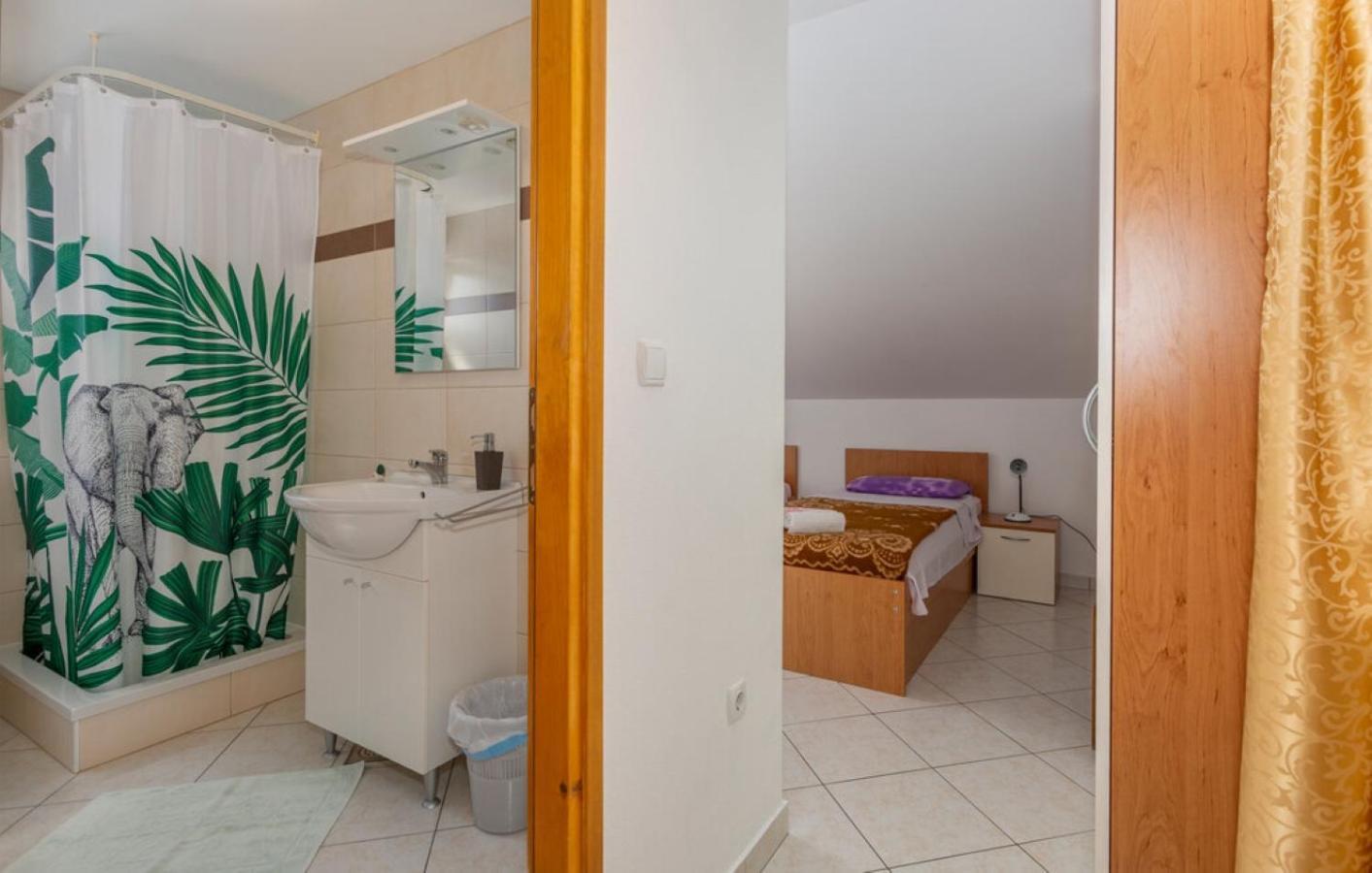 Guest House Lucija Banjol Cameră foto